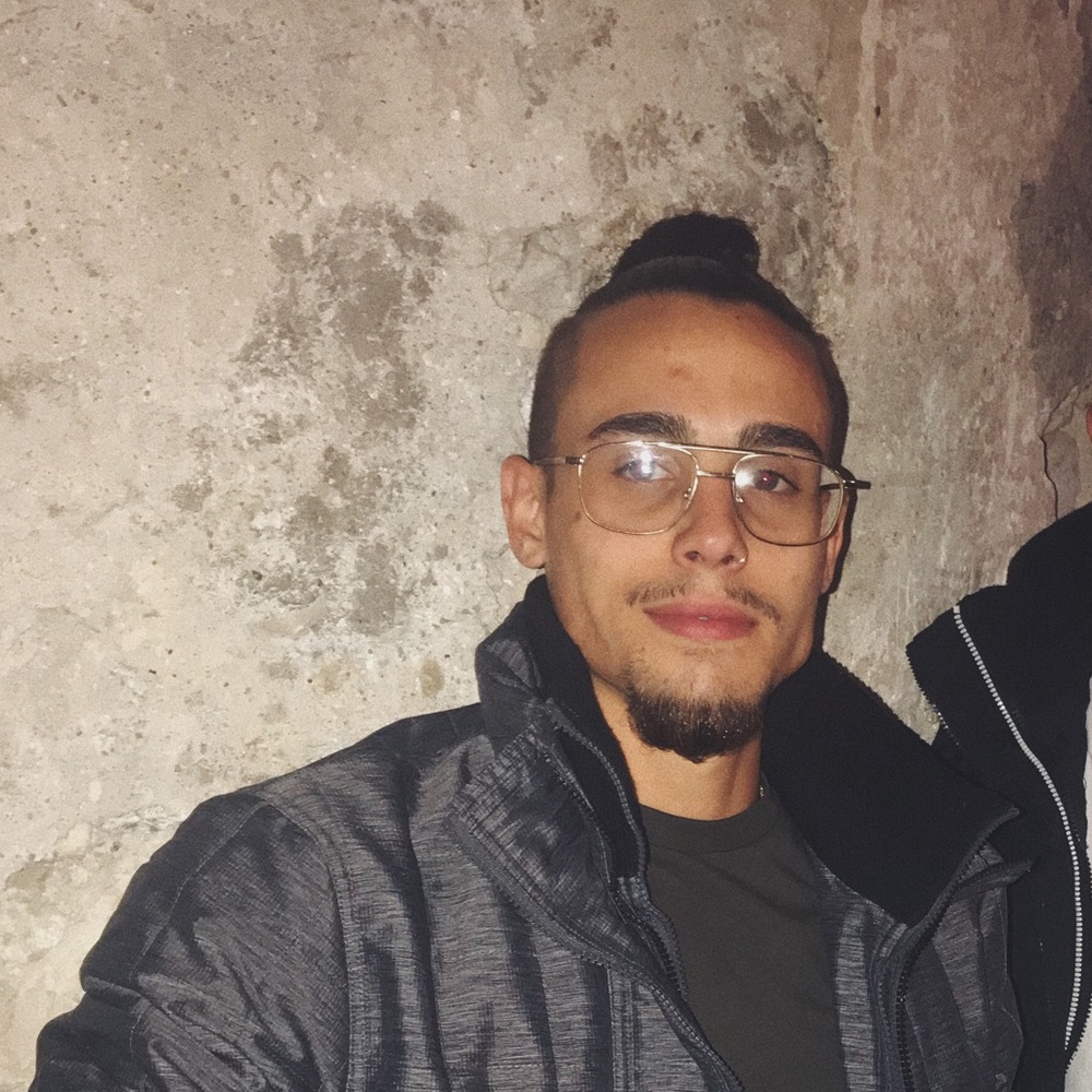 Meet your Posher, Lino